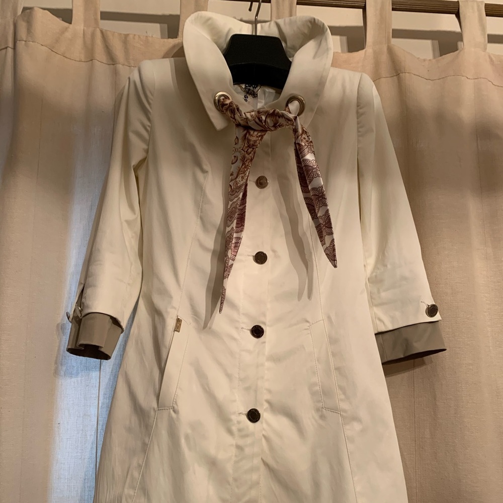 Coat - Picture 16 of 16